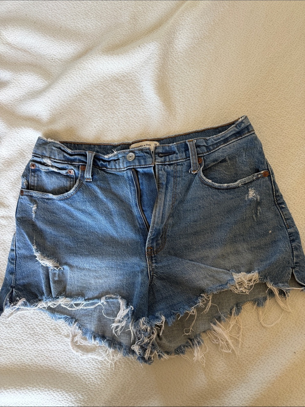 Abercrombie Cutoff High Rise Curve Love Women's Distressed  Denim Shorts 6/28